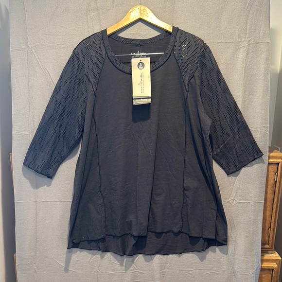 NWT Neon Buddha Carbon Daydream Top Perforated 3/4 Sleeve Blouse - Picture 1 of 6